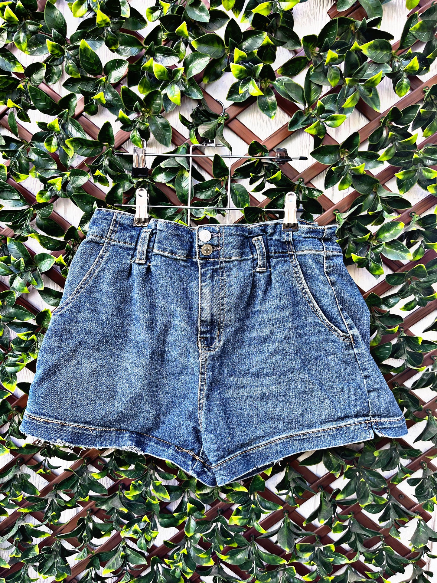 Laid-Back Classic Denim Shorts - sz 7/9