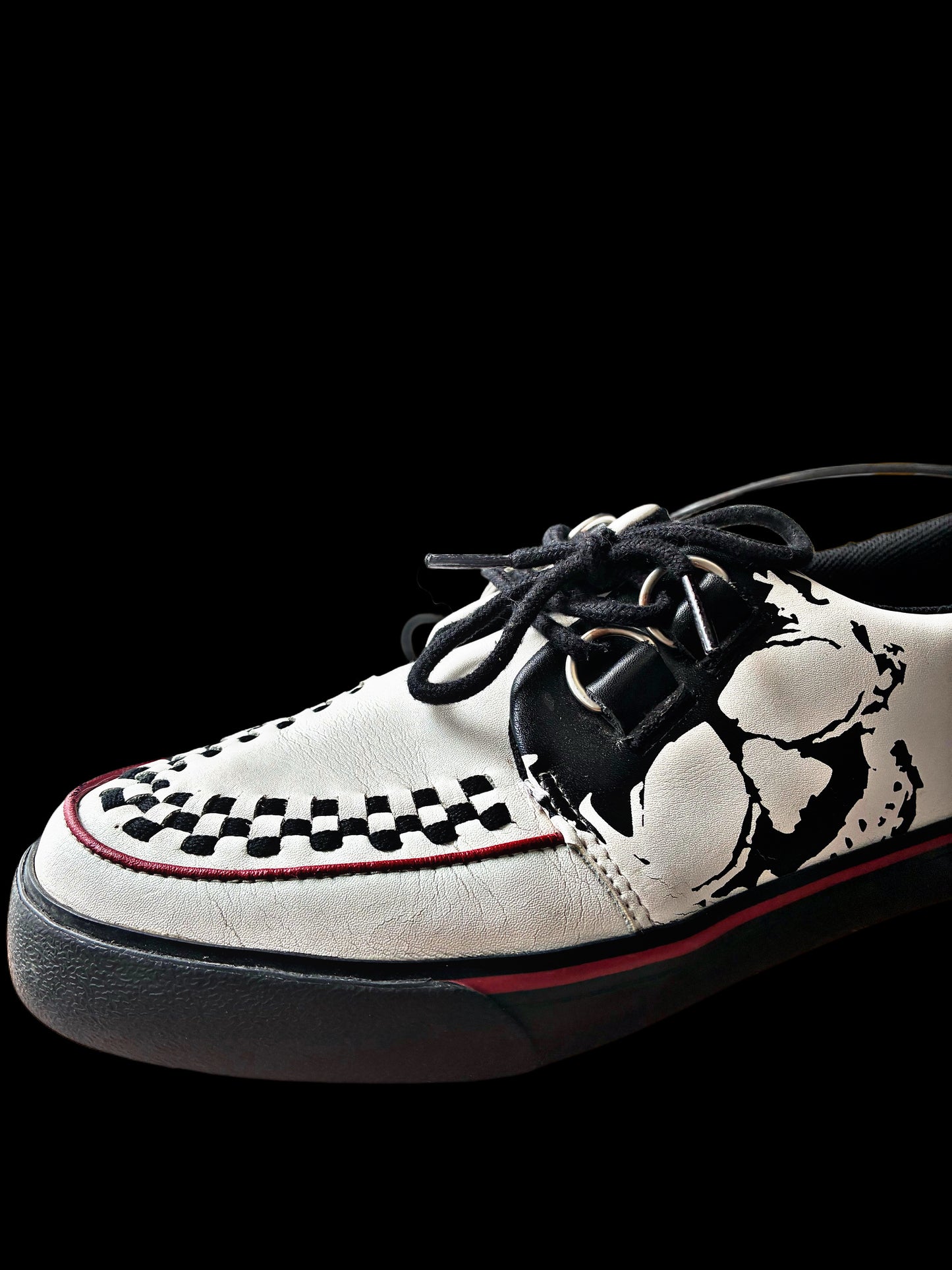 🖤 T.U.K. Unisex White Leather VLK Creeper Sneaker with Skull Print