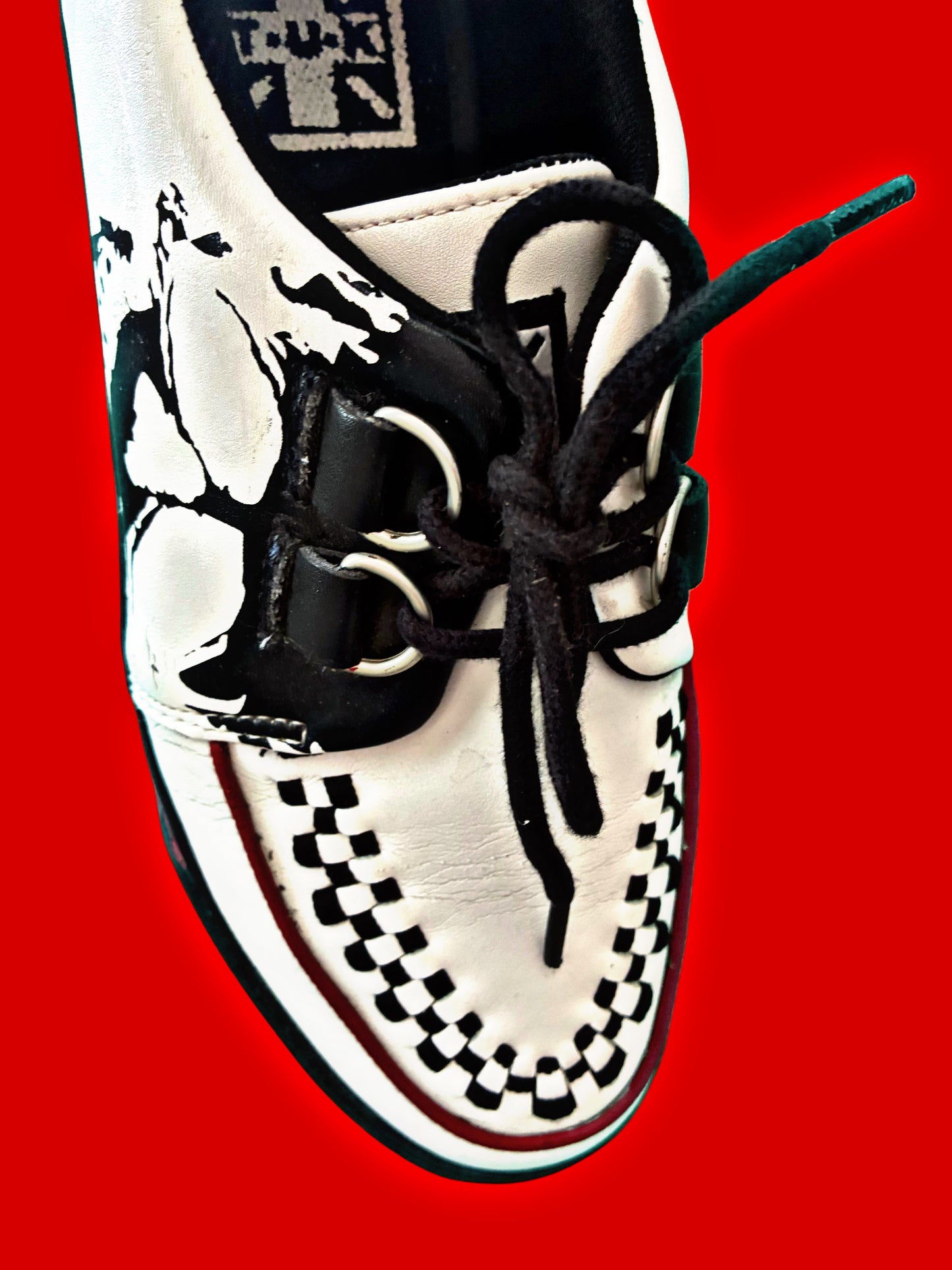 🖤 T.U.K. Unisex White Leather VLK Creeper Sneaker with Skull Print