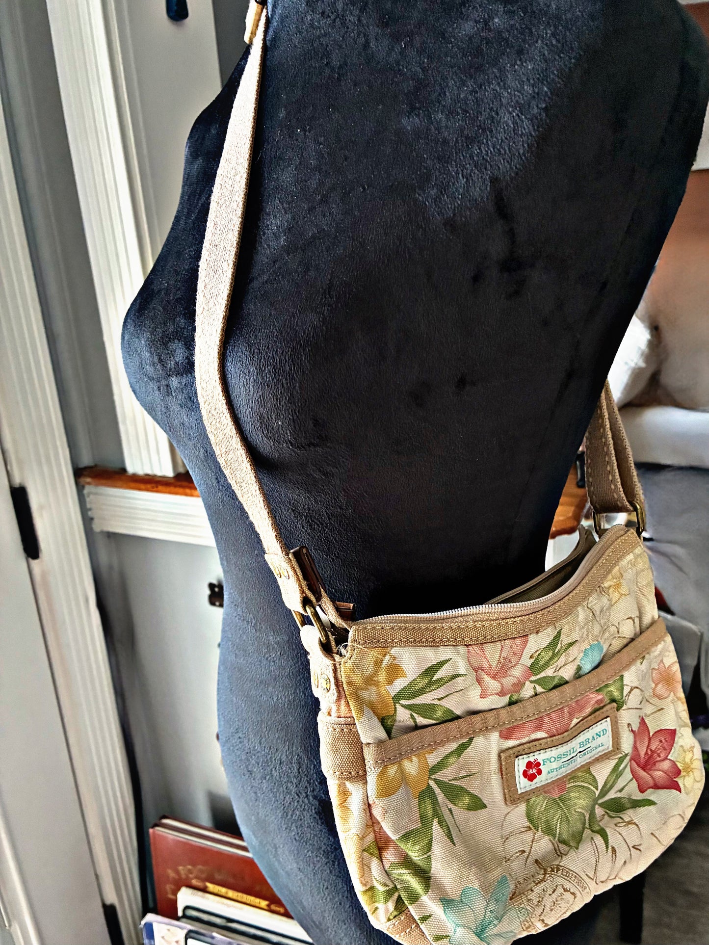 🌺 Vintage Fossil Floral Canvas Crossbody – “Authentic Original” Series